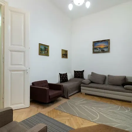Dob Street 55m2 Apartment Budapest